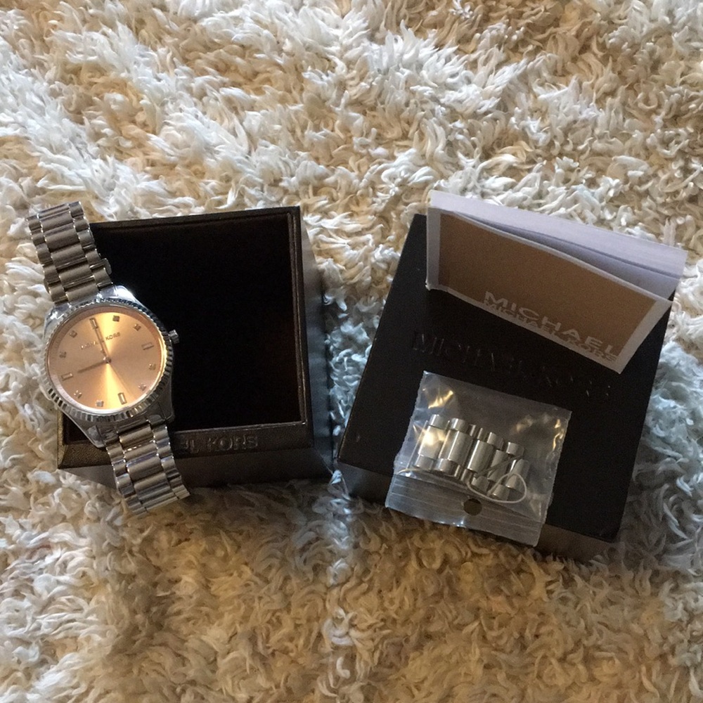 Michael Kors Watch in Rose gold face on Silver band